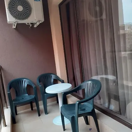 Apartment Parus 4 *